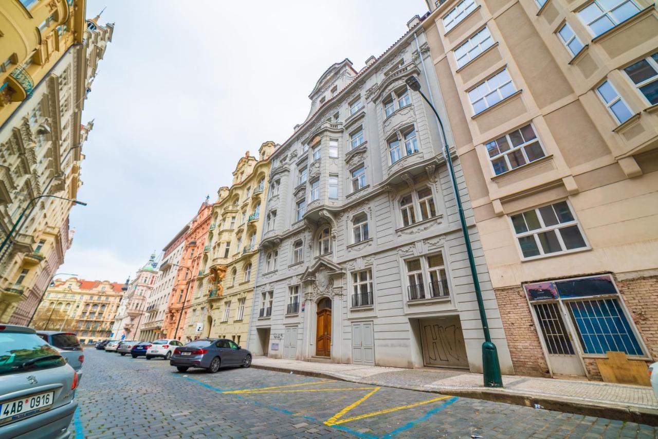 New Apartments Near Dancing House Prag Eksteriør billede