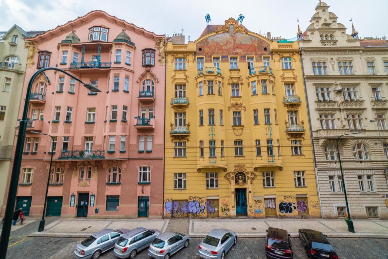 New Apartments Near Dancing House Prag Eksteriør billede